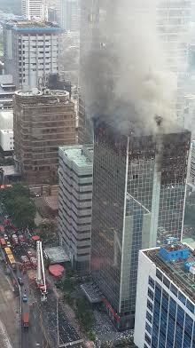 4 Penampakan Kebakaran di Wisma Kosgoro Dilihat dari Lantai 35