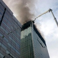 Mengenal Skylift, Alat Heroik Untuk Padamkan Api di Bangunan Tinggi