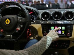 Apple CarPlay Akan Tertanam di 40 Mobil Baru