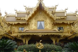 Toilet Emas, Cuma Ada di Thailand!