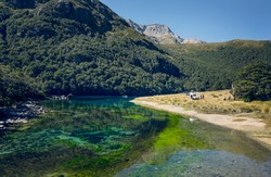 Inikah Danau Paling Jernih di Bumi?