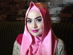 Rayakan Ultah Suami Dipenjara, Eddies Adelia: Nggak Ada Kado, Lagi Prihatin!