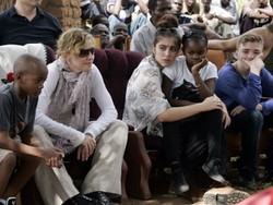 Madonna Tak Larang Anak Konsumsi Alkohol dan Narkoba