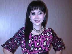 Dianggap Cari Sensasi Oleh Suami karena Gugat Cerai, Ratna Listy Menangis