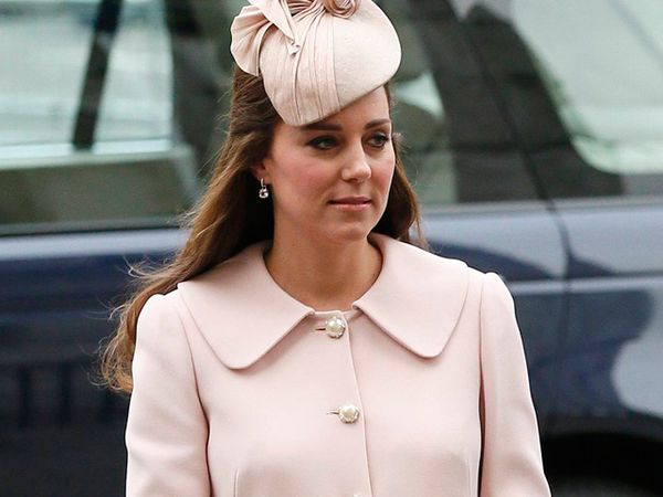 Hamil 8 Bulan, Kate Middleton Cantik Berbaju Pink