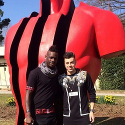 Balotelli Datangi Tempat Latihan Milan, Sekadar Reuni atau...?