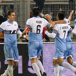 Lazio Tumbangkan Fiorentina 4-0