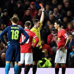Terima Kartu Merah, Di Maria Dikritik