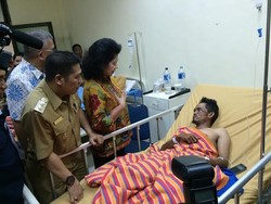 2 Korban Hanggar Roboh di Makassar yang Alami Patah Tulang Dikunjungi Menkes