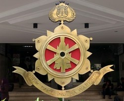 Eks Gubernur Maluku Utara Thaib Armaiyn Ditangkap!