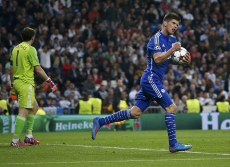 Nyaris Saja, Huntelaar