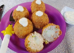 Video Resep: Cheesy Chicken Balls