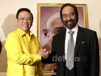 Agung Laksono Cs Sowan ke NasDem