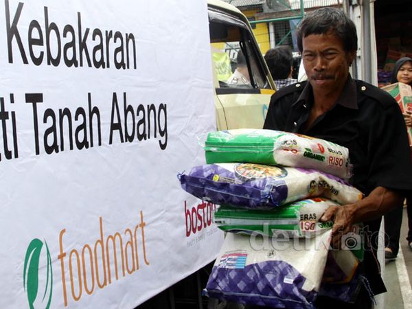 Korban Kebakaran Tanah Abang Terima Bantuan