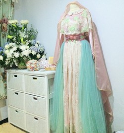 Gaun Pengantin Syari Rancangan Putri Aa Gym Ini Laris Dibeli Hijabers