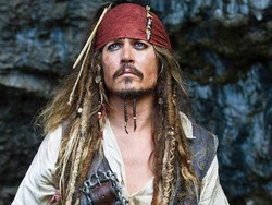 Cedera di Lokasi Syuting Pirates of Carribean 5, Johnny Depp Harus Operasi