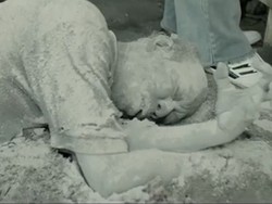 Wedhus Gembel Bikin Penduduk Jadi Zombie di Trailer Kampung Zombie