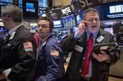 Dihantui The Fed, Wall Street Negatif