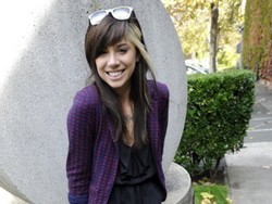 Awal Karier Christina Perri, Seorang Pelayan Pemalu dari Los Angeles