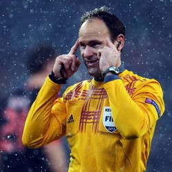 Wasit Mateu Lahoz Pimpin El Clasico di Camp Nou