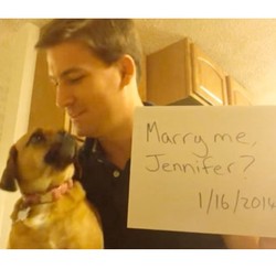 Romantisnya Pria Ini Lamar Kekasih Setiap Hari Dalam Setahun