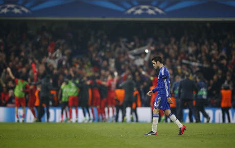 Chelsea Tersingkir, Wakil Inggris Terjepit