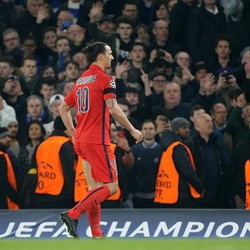 UEFA Takkan Cabut Kartu Merah Ibrahimovic