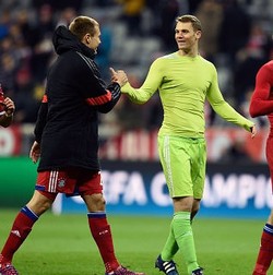 Selama Melawan Shakhtar, Baju Neuer yang Paling Kering