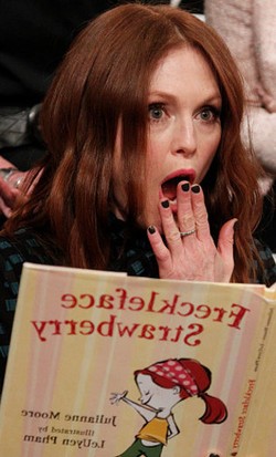 Julianne Moore Tidak Bisa Makan Saat Gelisah