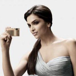 Paduan Serasi Gadget Canggih & Wanita Seksi