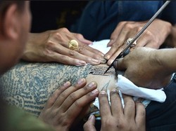 Festival Tato yang Menyakitkan & Penuh Magis di Thailand