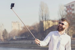 Di Hotel Ini, Traveler Bisa Pinjam Tongsis Sepuasnya