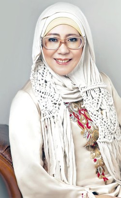 Jeny Tjahyawati, 10 Tahun Konsisten Merancang Busana Muslimah