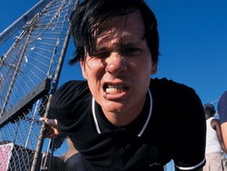 Dipecat dari Blink 182, Tom DeLonge Berharap Mark Hoppus Bahagia