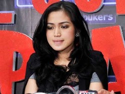 Agar Anak Tak Rewel, Jessica Iskandar Tak Mau Sedih-sedihan