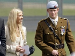 Pangeran Harry Dikabarkan Kembali Dekat dengan Mantan Pacar, Chelsy Davy