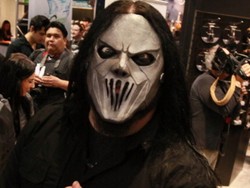 Begini Kondisi Terakhir Mick Thomson Slipknot Pasca Kepala Ditikam Pisau
