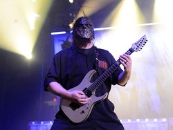 Kepala Ditusuk Pisau oleh Adik Sendiri, Gitaris Slipknot Luka Parah