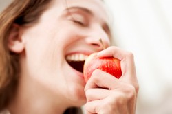 Kalau Ingin Gigi Putih dan Bersih, Rutinlah Makan Brokoli dan Wortel (1)