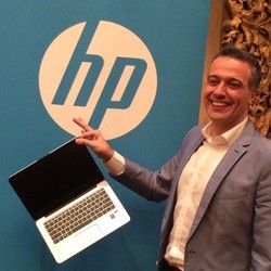 HP Resmi Berbadan Dua November 2015
