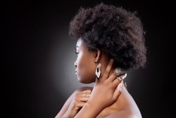 Tahi Lalat Besar Diangkat, Kulit Kepala Digelembungkan untuk Tutup Bekasnya