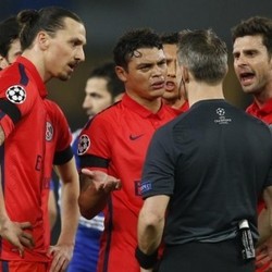 Soal Mengerubungi Wasit, Terry Sebut PSG yang Mulai Duluan