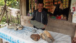 Yang Lagi Trend di Aceh: Ngopi Sambil Transaksi Batu Akik