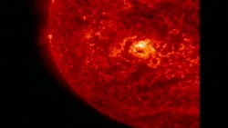 Penampakan Terbaru Matahari Saat Melepaskan Radisi Kuat