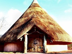 Menginap Ala Flintstones di Inggris, Mau?