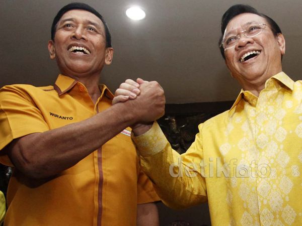 Agung Laksono Bertemu Ketum Hanura