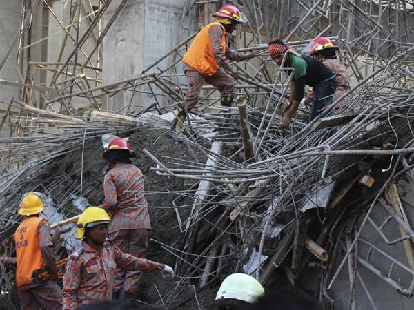 Pabrik Semen di Bangladesh Roboh
