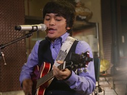 Suara Merdu Calvin Jeremy Lanjutkan Keseruan Friday Hot Music Bareng detikHOT