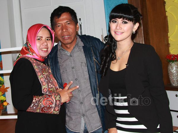 Aih.. Isu Mau Cerai Lagi, Kiwil Mesra dengan 2 Istrinya