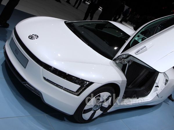 Volkswagen Bermesin Motor Bergaya di Geneva